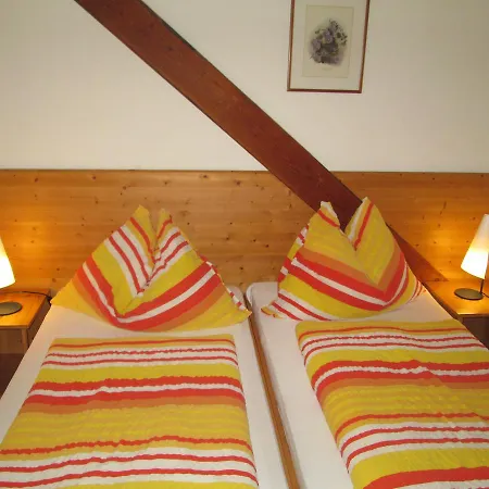 Schloss Manndorf Gaestehaus * Kotschach-Mauthen