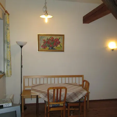 Apartment Schloss Manndorf Gaestehaus Kotschach-Mauthen