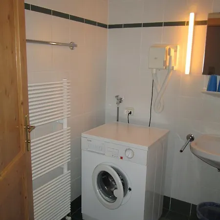 Schloss Manndorf Gaestehaus Апартаменты *