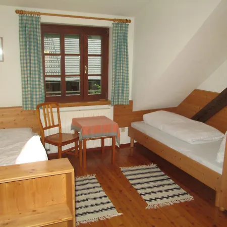 Апартаменты Schloss Manndorf Gaestehaus Kotschach-Mauthen