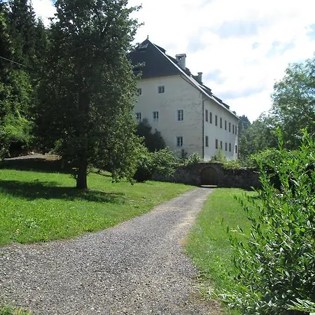 Schloss Manndorf Gaestehaus Апартаменты *