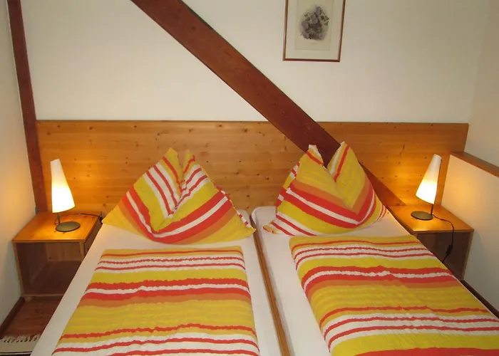 Schloss Manndorf Gaestehaus * Kotschach-Mauthen