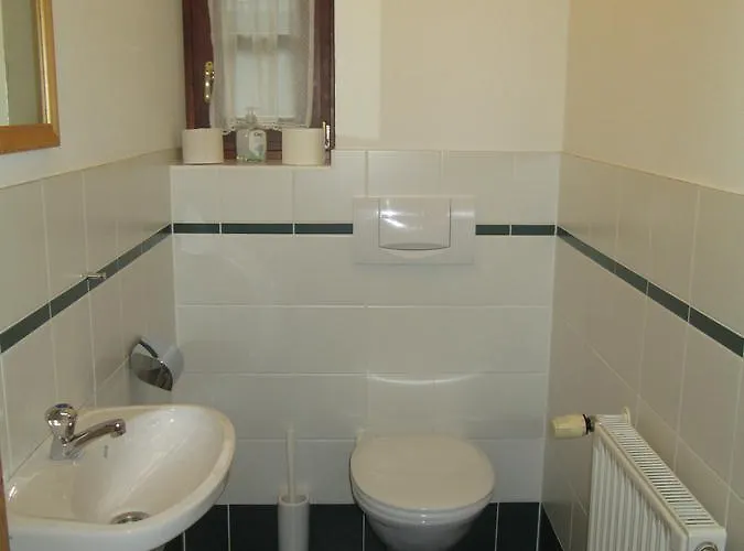 Schloss Manndorf Gaestehaus * Kotschach-Mauthen